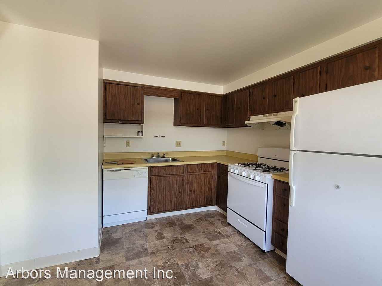 1753 Patrick Pl - Photo 2 of 11