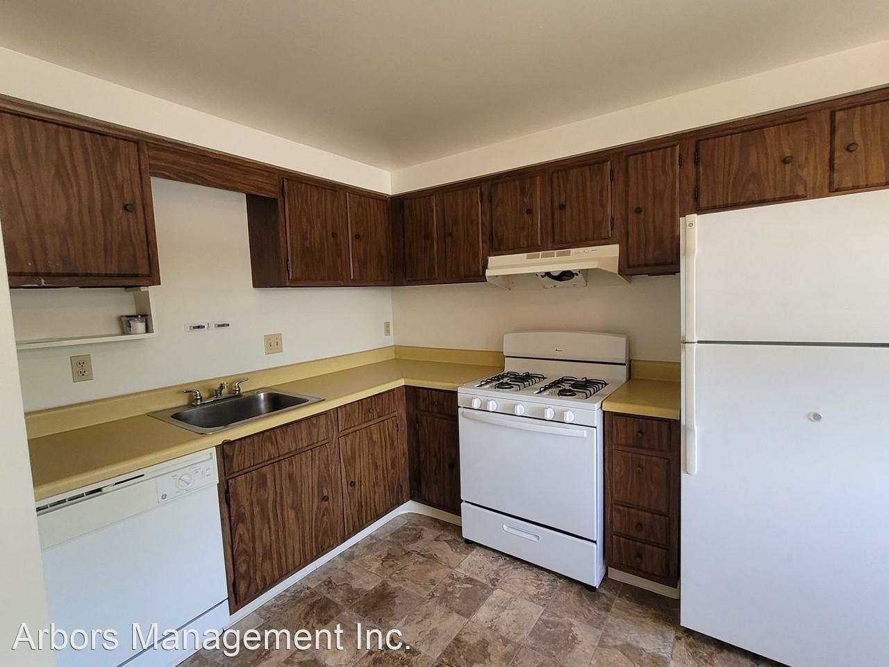 1753 Patrick Pl - Photo 3 of 11