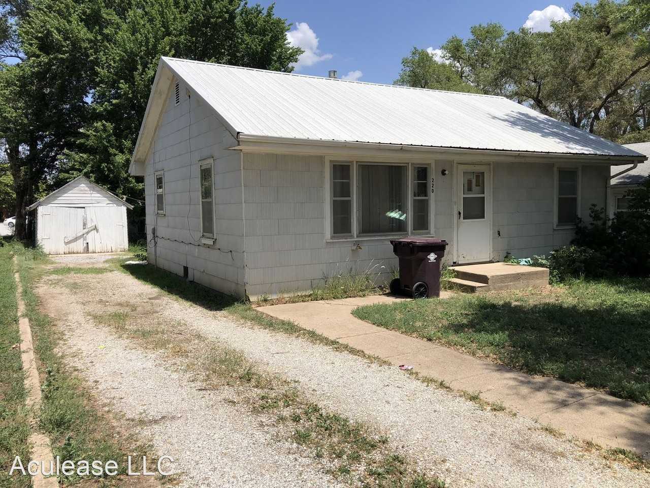 220 220 E. Thorton - Photo 2 of 4