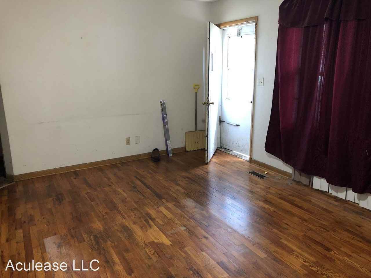 220 220 E. Thorton - Photo 3 of 4