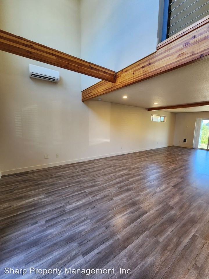 6-8 West Point Dr. - Photo 2 of 20