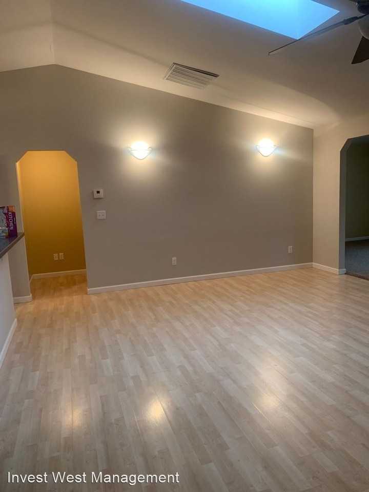 706 Ne 161st Ct - Photo 3 of 24