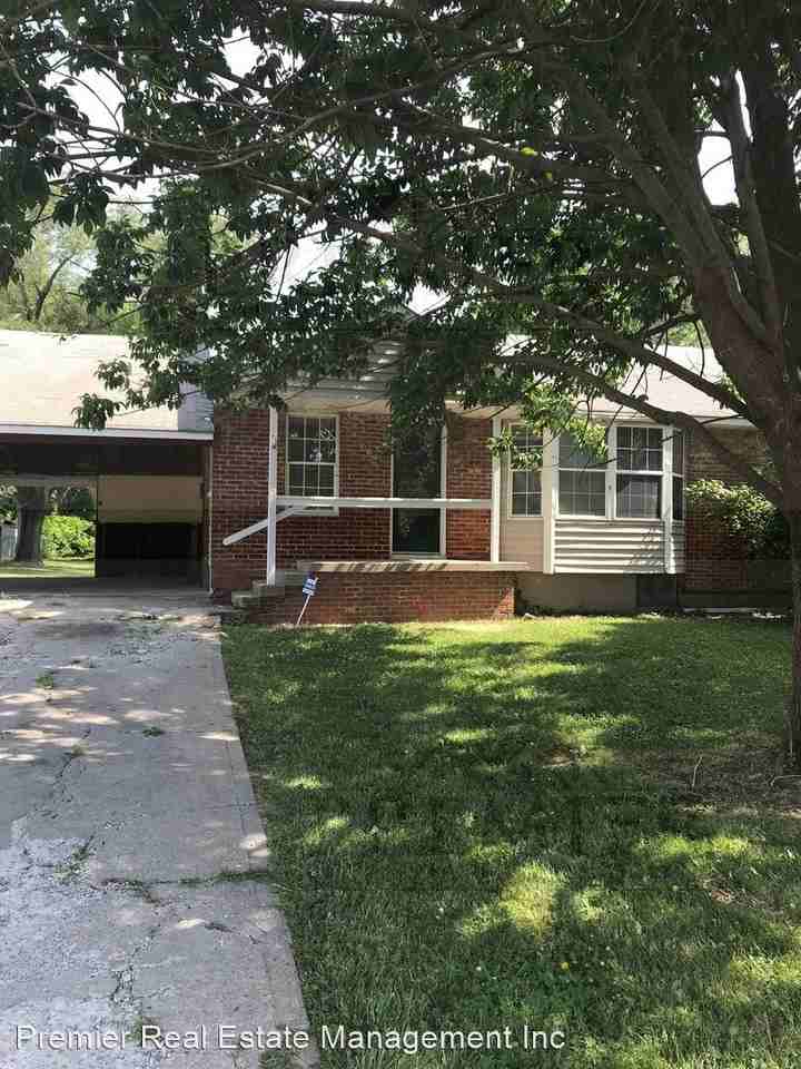 402 W Front Street - Photo 3 of 17