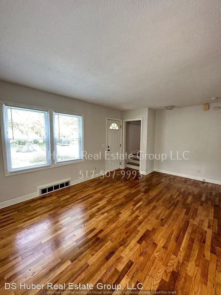 838 Tisdale Ave - Photo 3 of 14