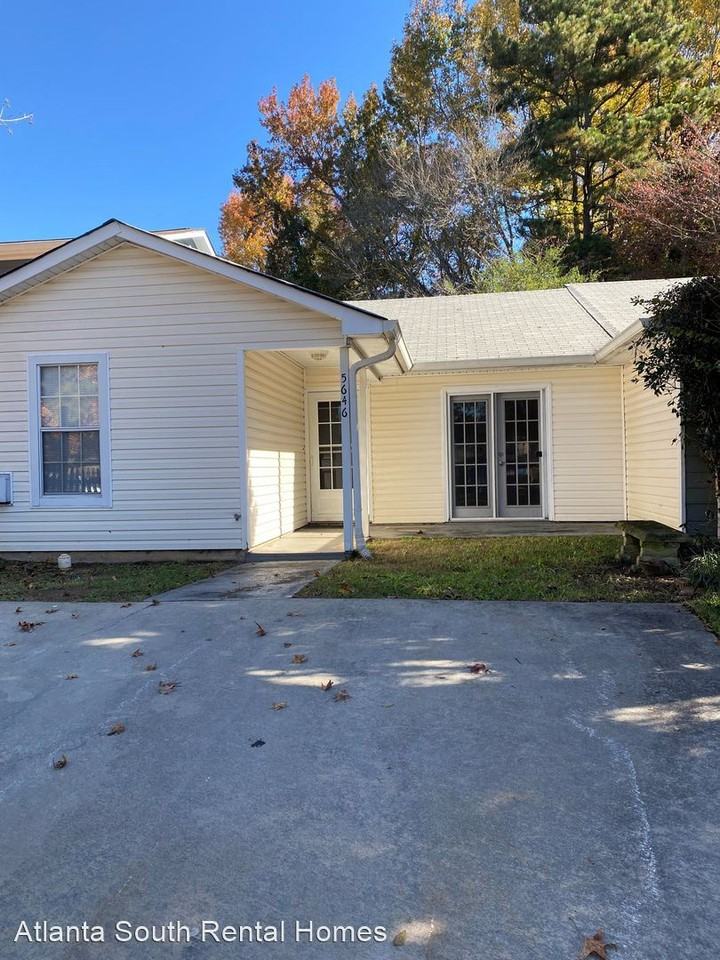 5646 Waterford Ct - Photo 2 of 10