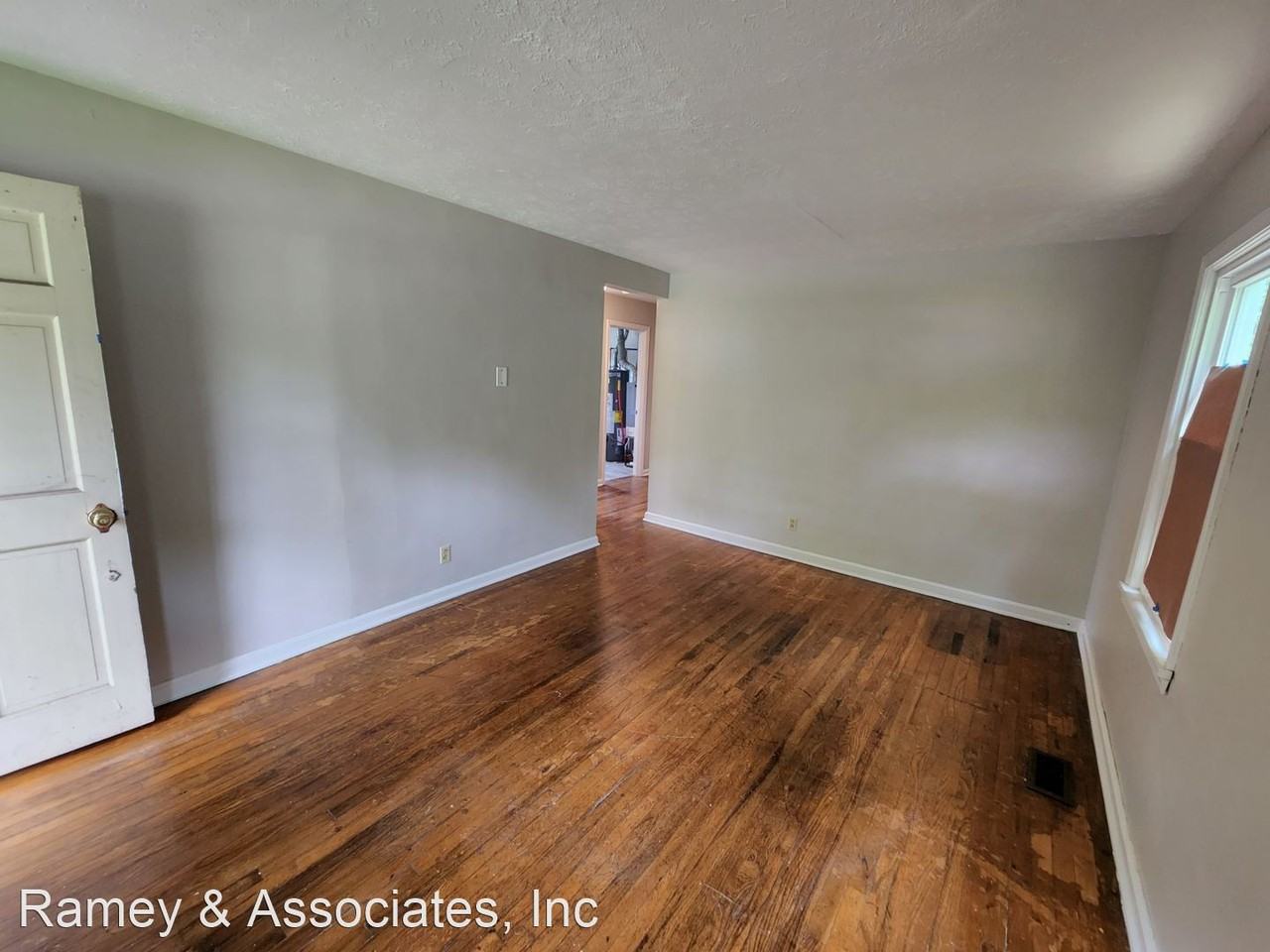 2700 Algonquin Pkwy - Photo 2 of 9