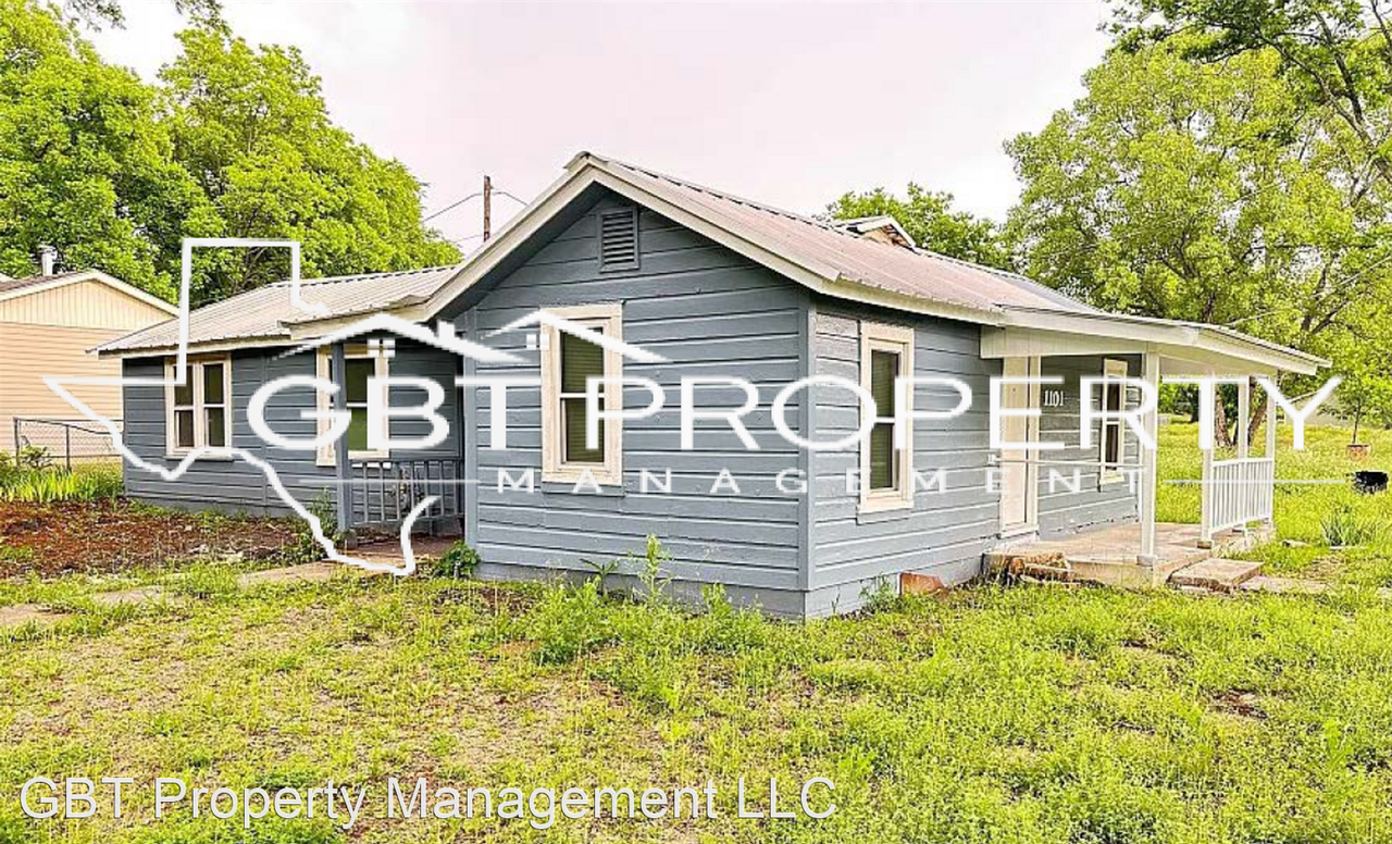 1101 S Reagan St - Photo 2 of 10