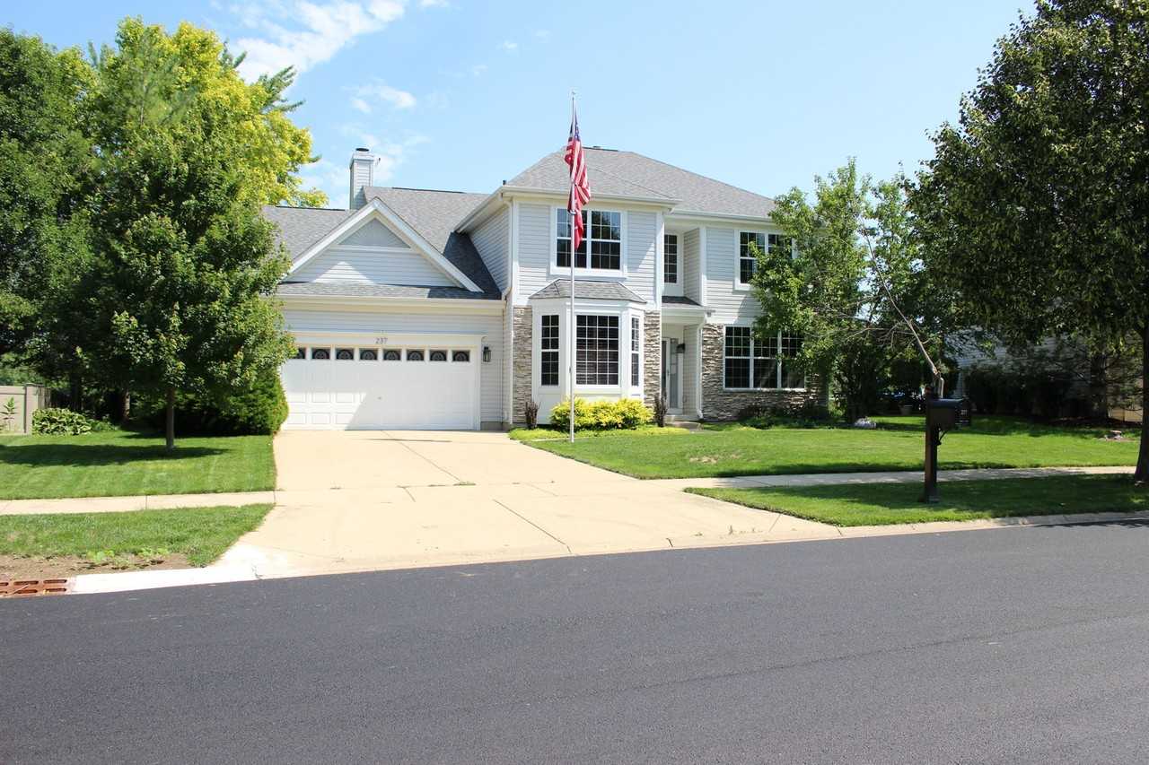 237 Somerset Dr - Photo 2 of 50