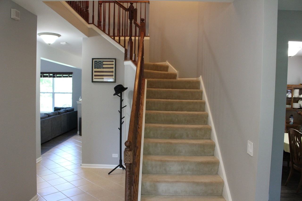 237 Somerset Dr - Photo 3 of 50