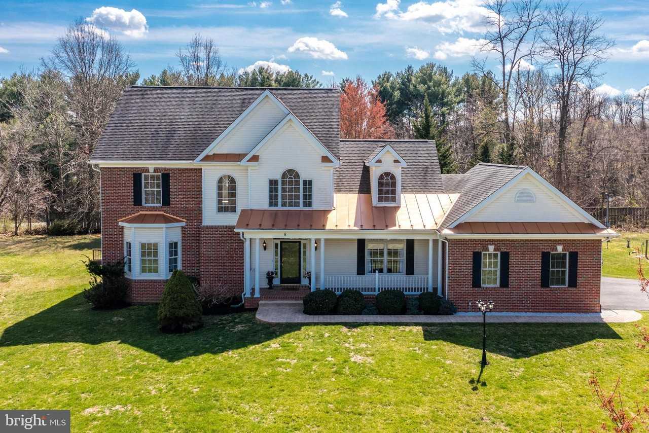 8 Mystic Ln - Photo 3 of 50