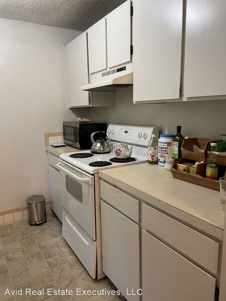 1666 Village Park Pl - Photo 3 of 7