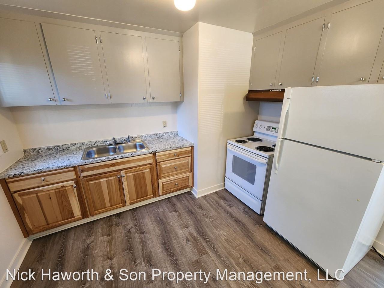 1126/1128/1130/1132 Lewis St - Photo 3 of 10
