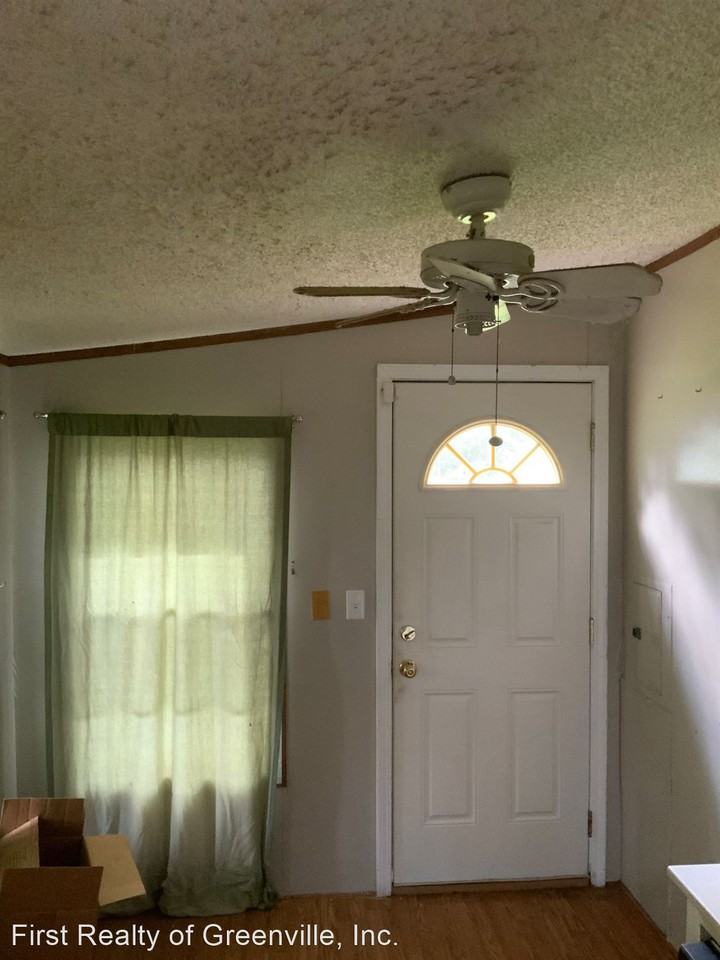 136 Smith Way - Photo 2 of 34