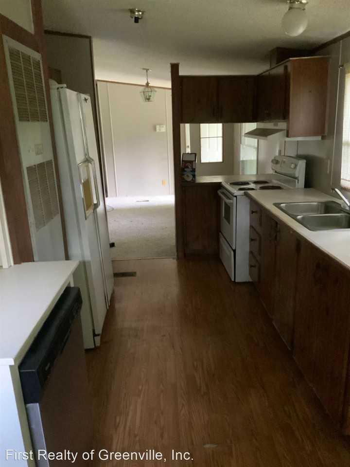 136 Smith Way - Photo 3 of 34
