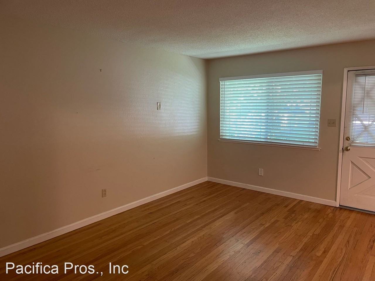 958/960 Evelyn Lane - Photo 3 of 12