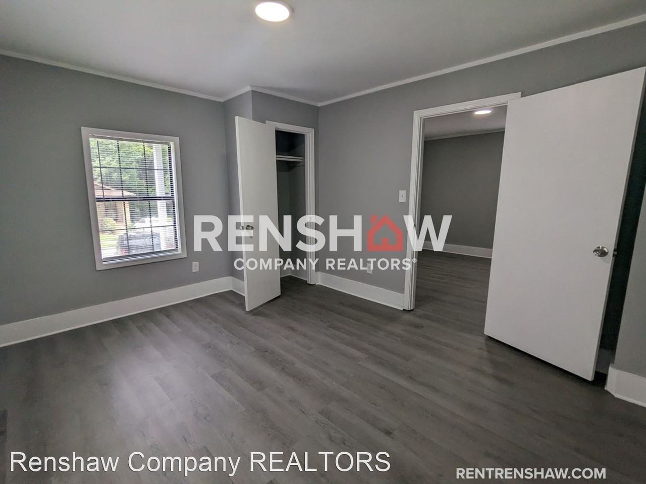 1496 Preston St - Photo 3 of 20