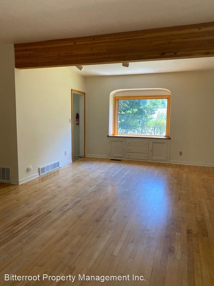 1616 Maurice Ave - Photo 3 of 17