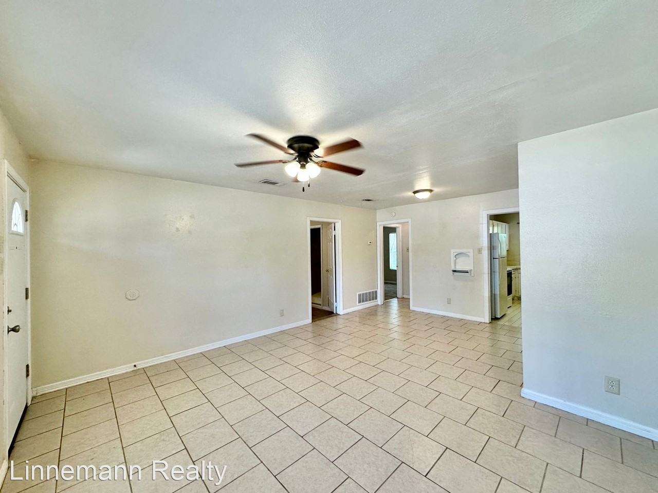 DUNCAN AVE - Photo 3 of 17