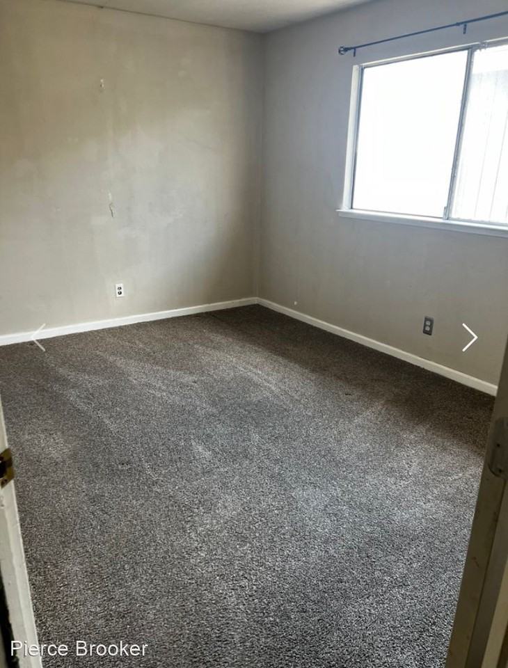 230 N 4th Avenue - Photo 3 of 4