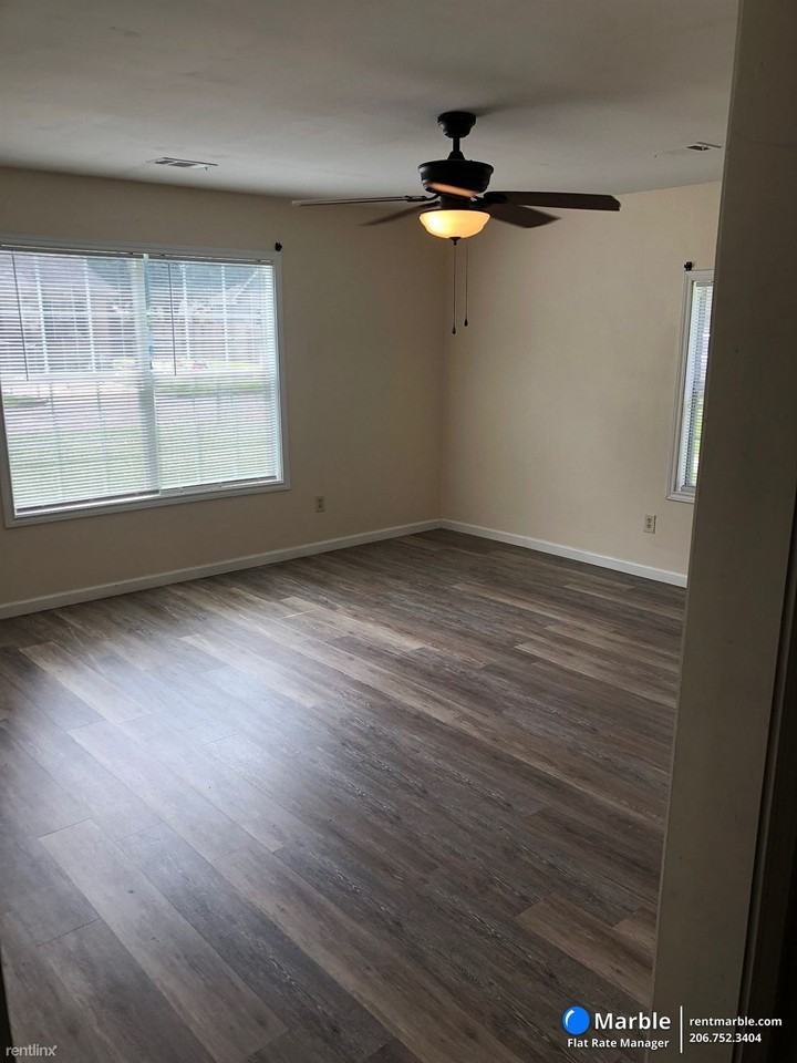 226 N Hyman St - Photo 2 of 16