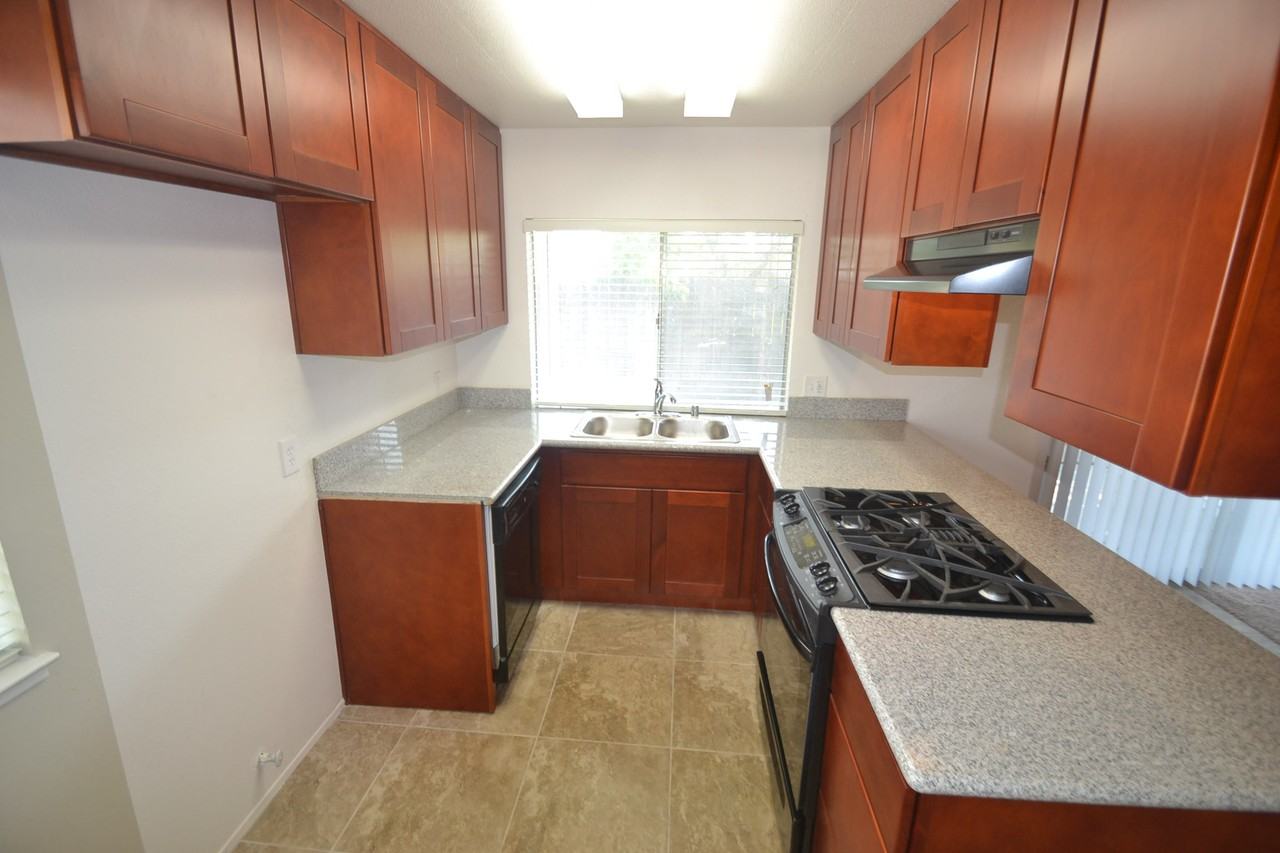 5821 Longs Peak Pl - Photo 2 of 8