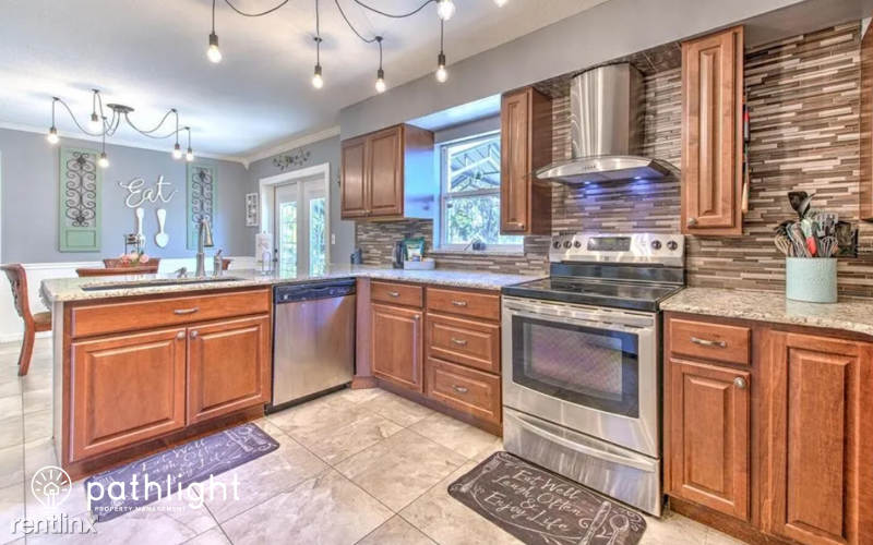 14954 Sydney Rd - Photo 2 of 13