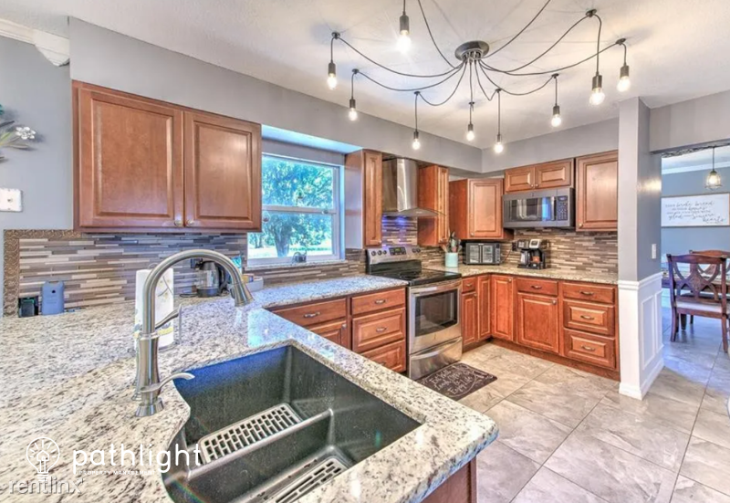 14954 Sydney Rd - Photo 3 of 13