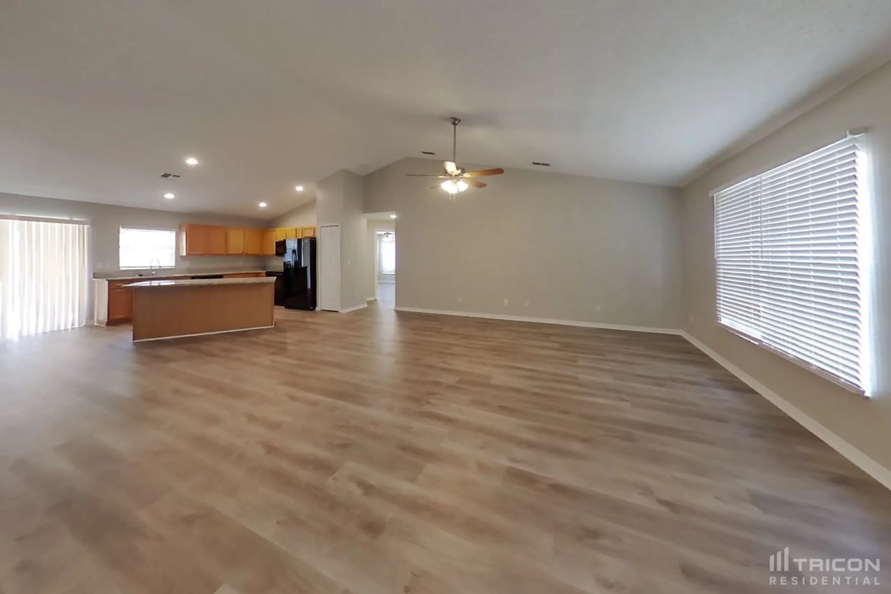 1219 Cheshire St - Photo 3 of 34