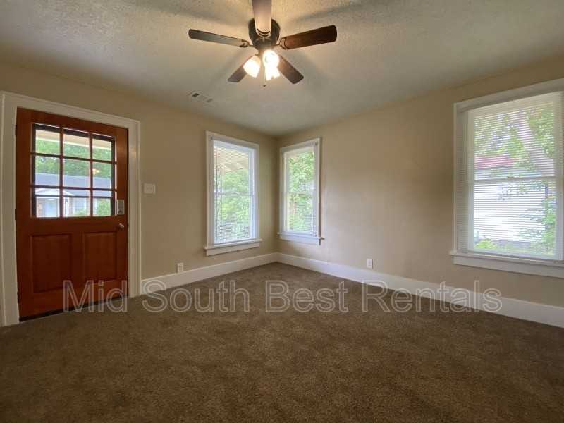 705 W 16th St - Photo 2 of 8