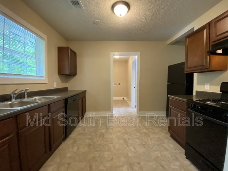 705 W 16th St - Photo 3 of 8