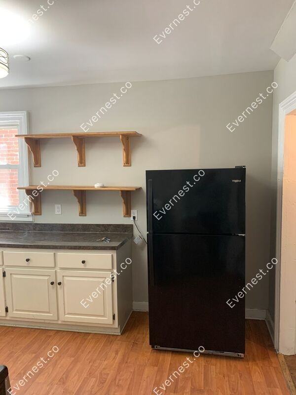 113 S Pine St - Photo 3 of 26