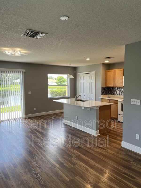 13500 Applerose Ln - Photo 3 of 18