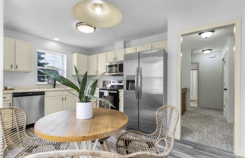 2352 Catskill Ct - Photo 2 of 17