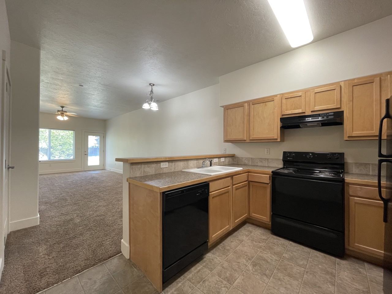 16674 N Profit Cir - Photo 3 of 21