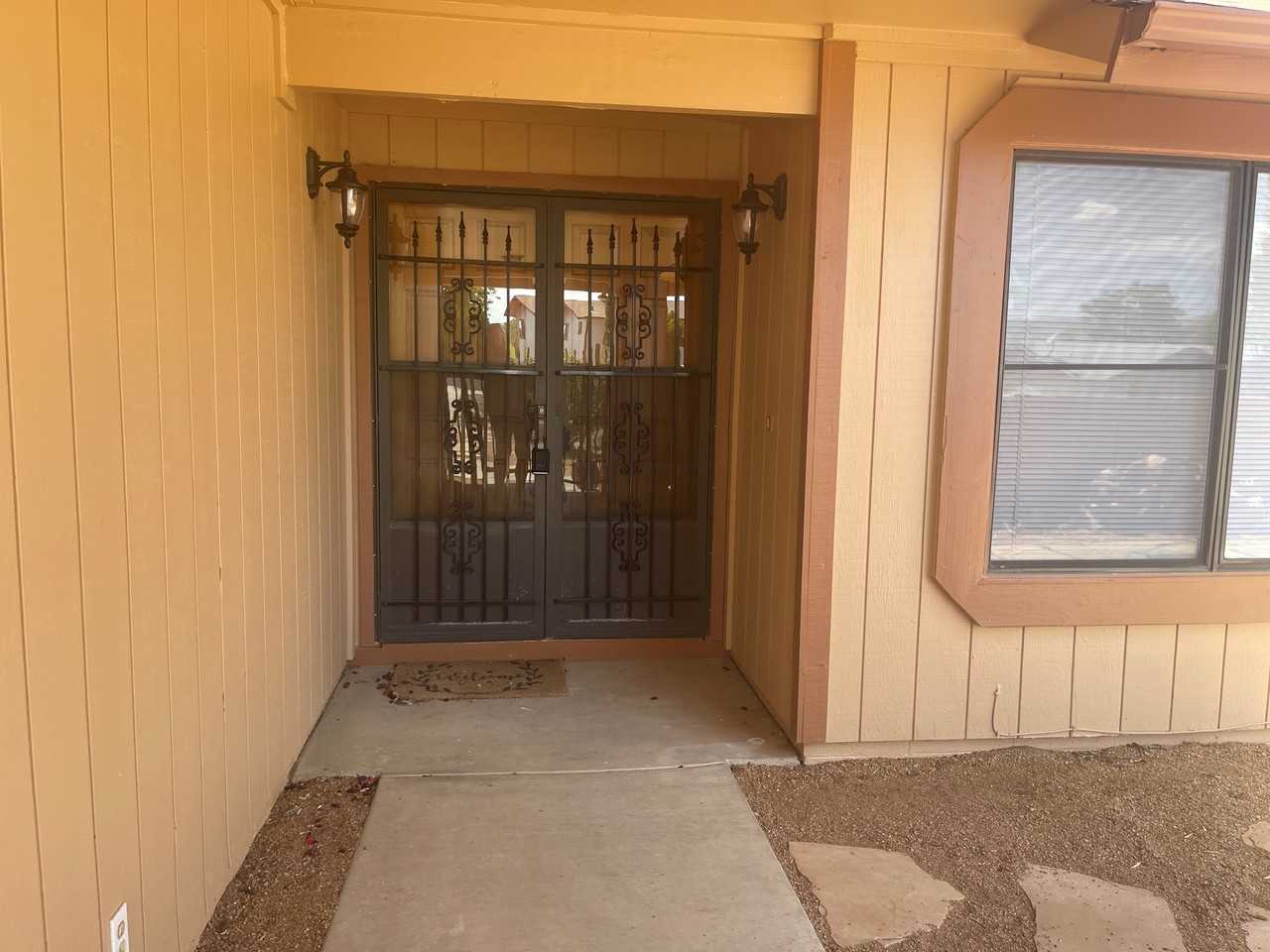 1178 N Buena Vis E - Photo 2 of 31