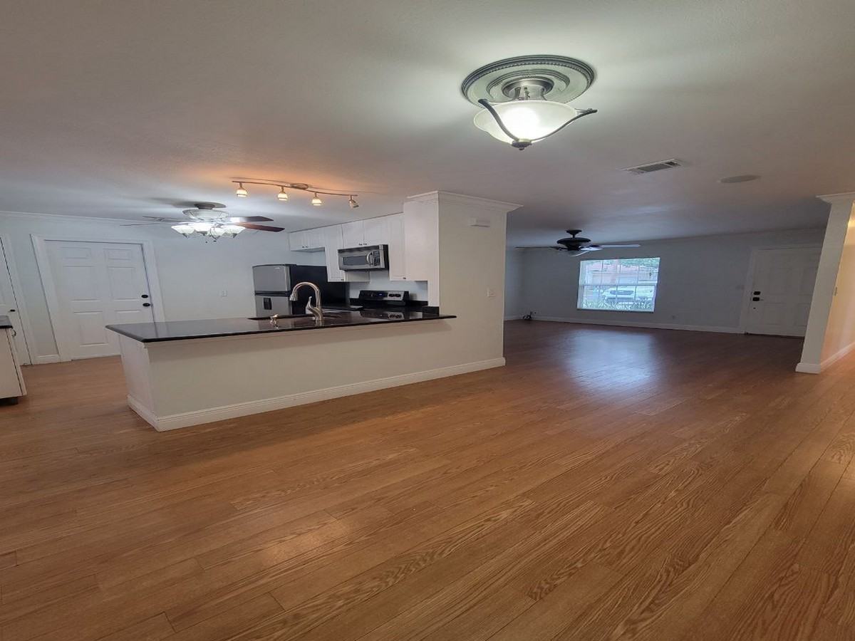 7109 S Shamrock Rd - Photo 6 of 24