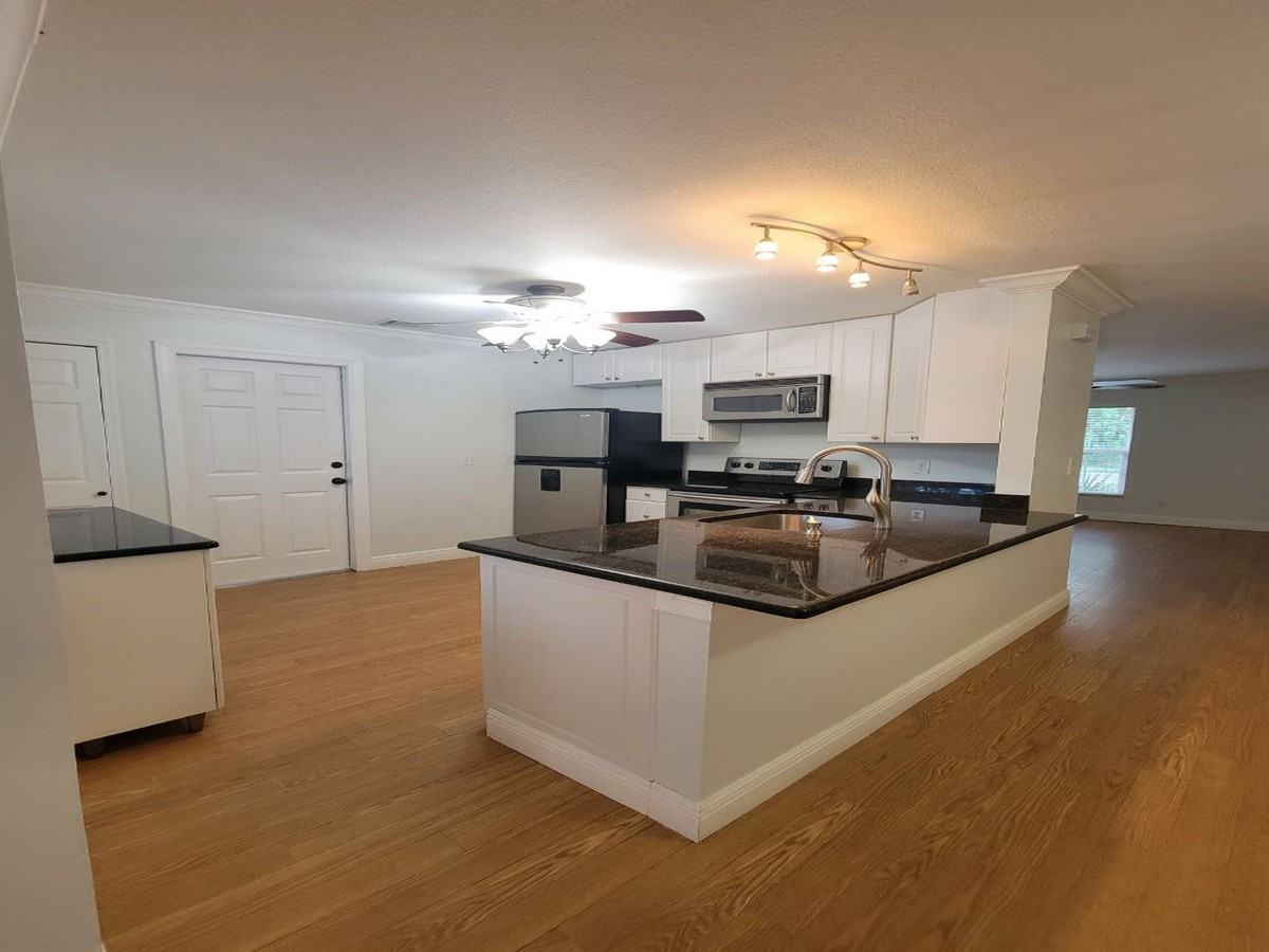 7109 S Shamrock Rd - Photo 7 of 24