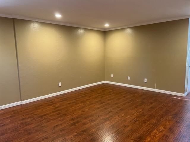25962 Gading Rd - Photo 2 of 10