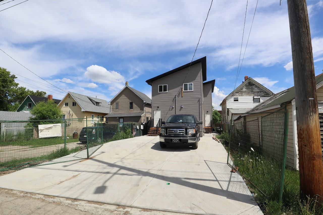 1-11616 82 St NW #Bsmt - Photo 3 of 7