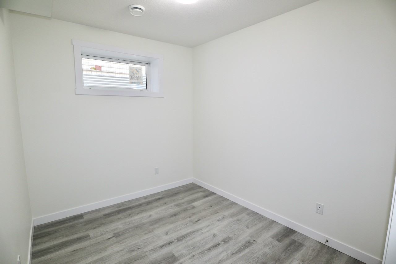 1-11616 82 St NW #Bsmt - Photo 2 of 7