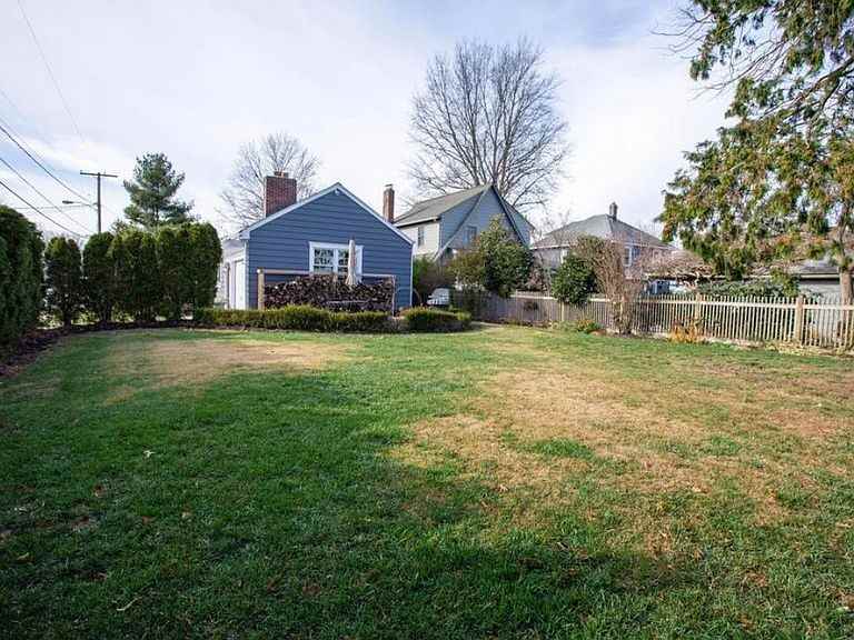 30 2nd St #NA - Photo 2 of 6