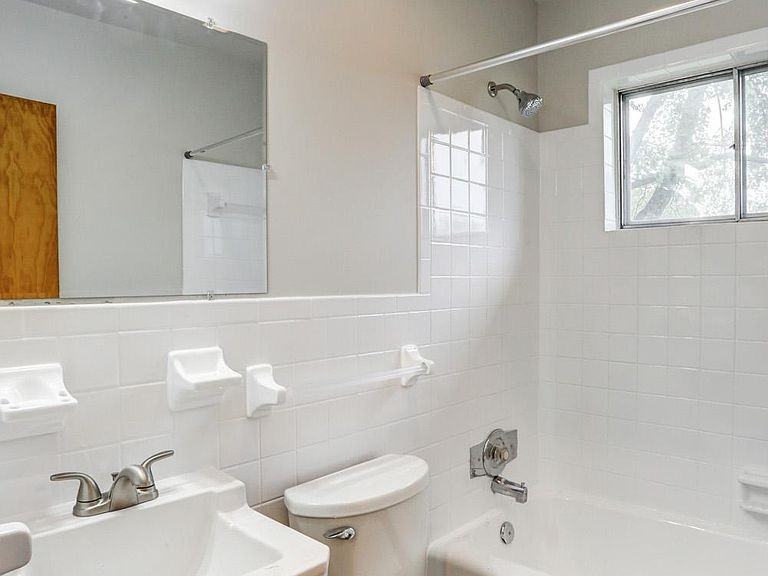 55 Pilgrim Dr #NA - Photo 3 of 6