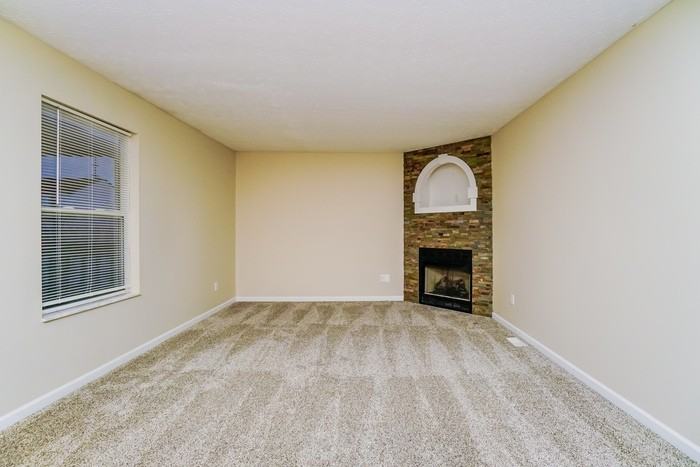 1766 Damos Way - Photo 2 of 19