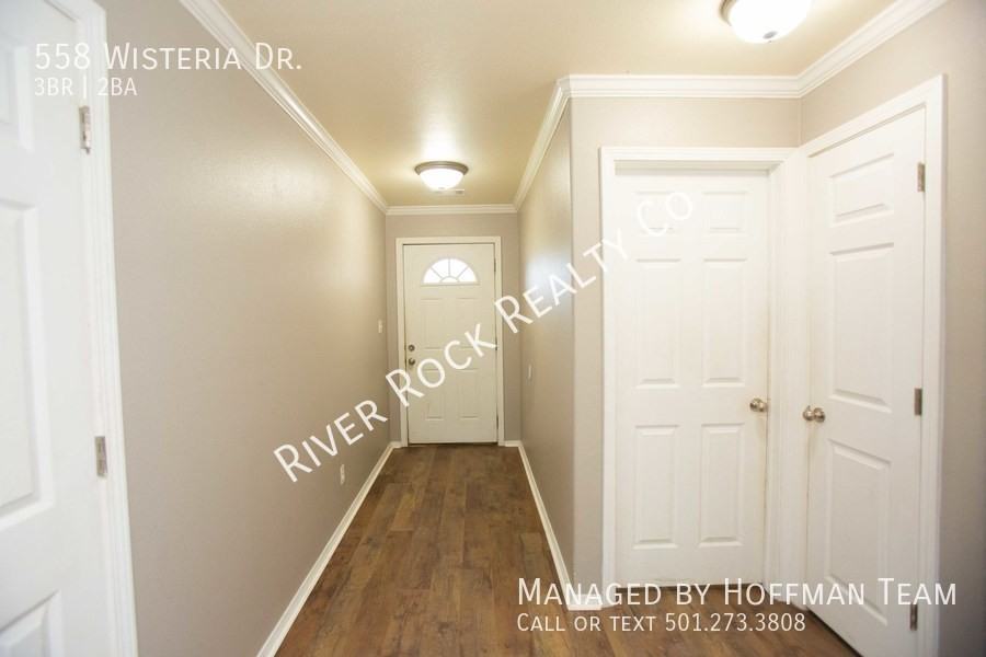 558 Wisteria Dr - Photo 3 of 25