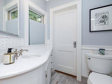 149 Lincoln Rd #NA - Photo 3 of 8