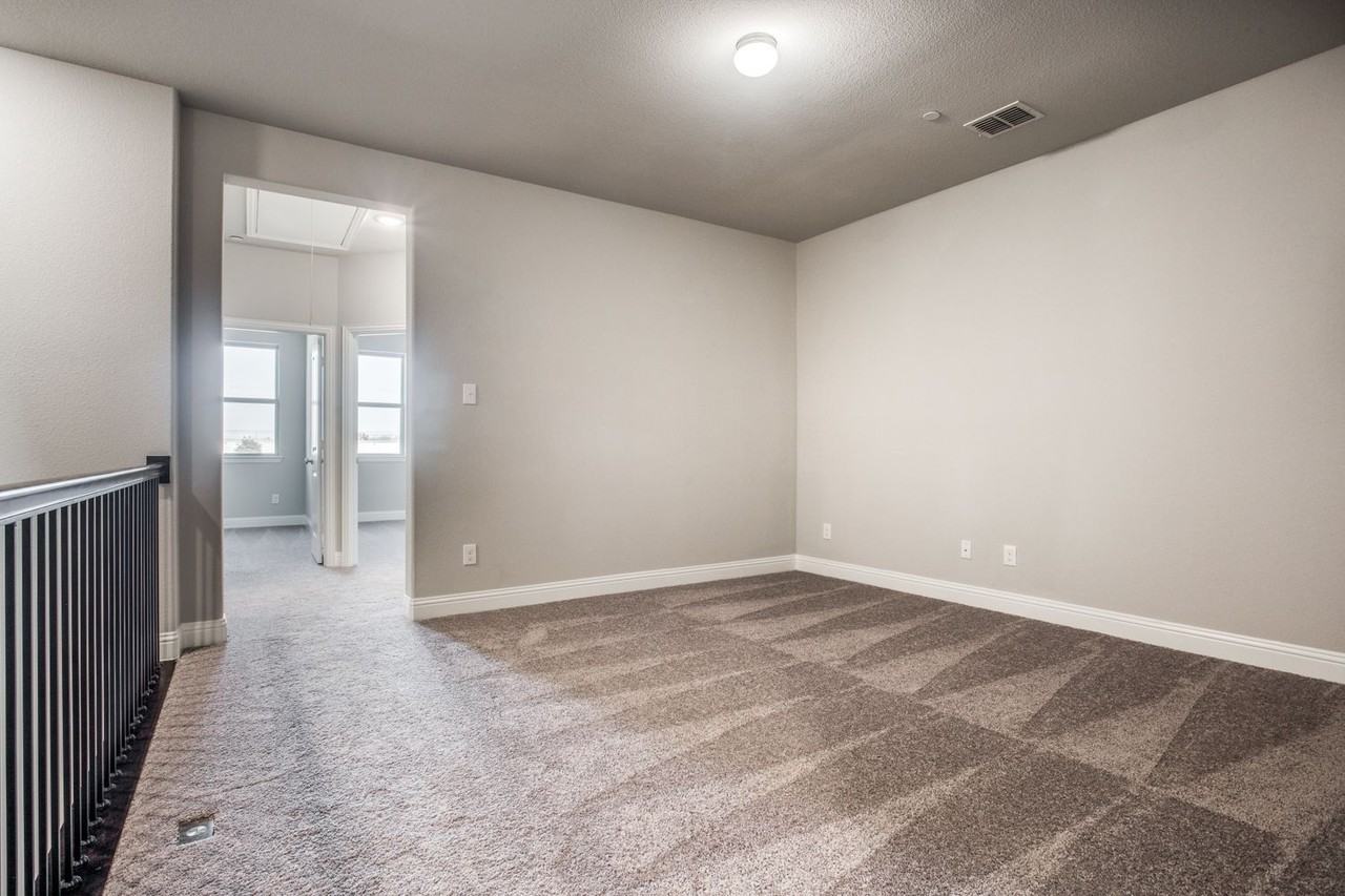 1555 1555 Windermere Way #1555 - Photo 3 of 18