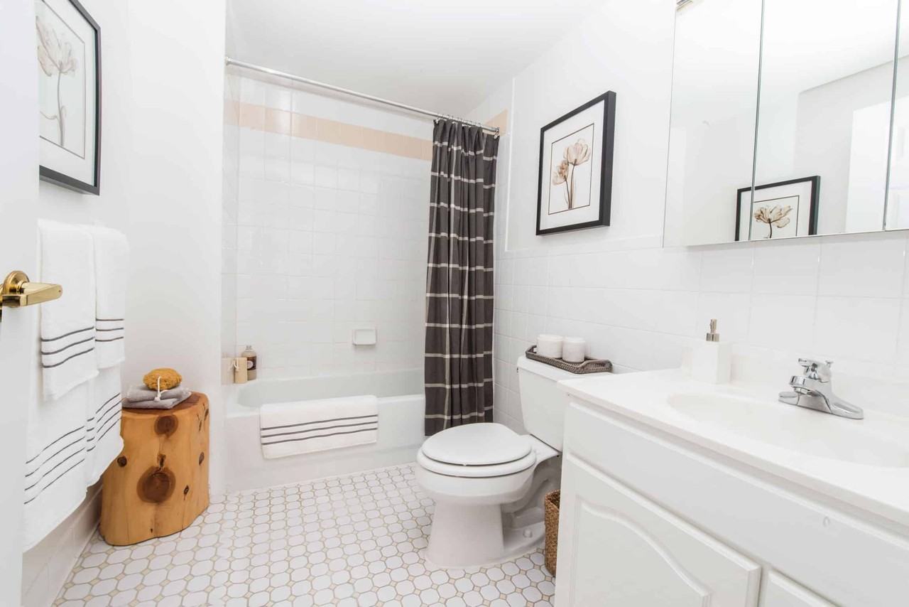 The South Independence - Photo 6 of 22