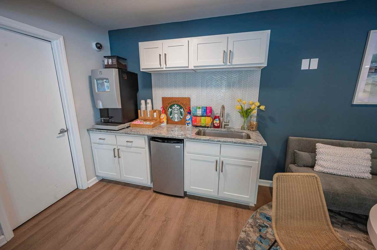 Hawthorne Commons - Photo 7 of 27