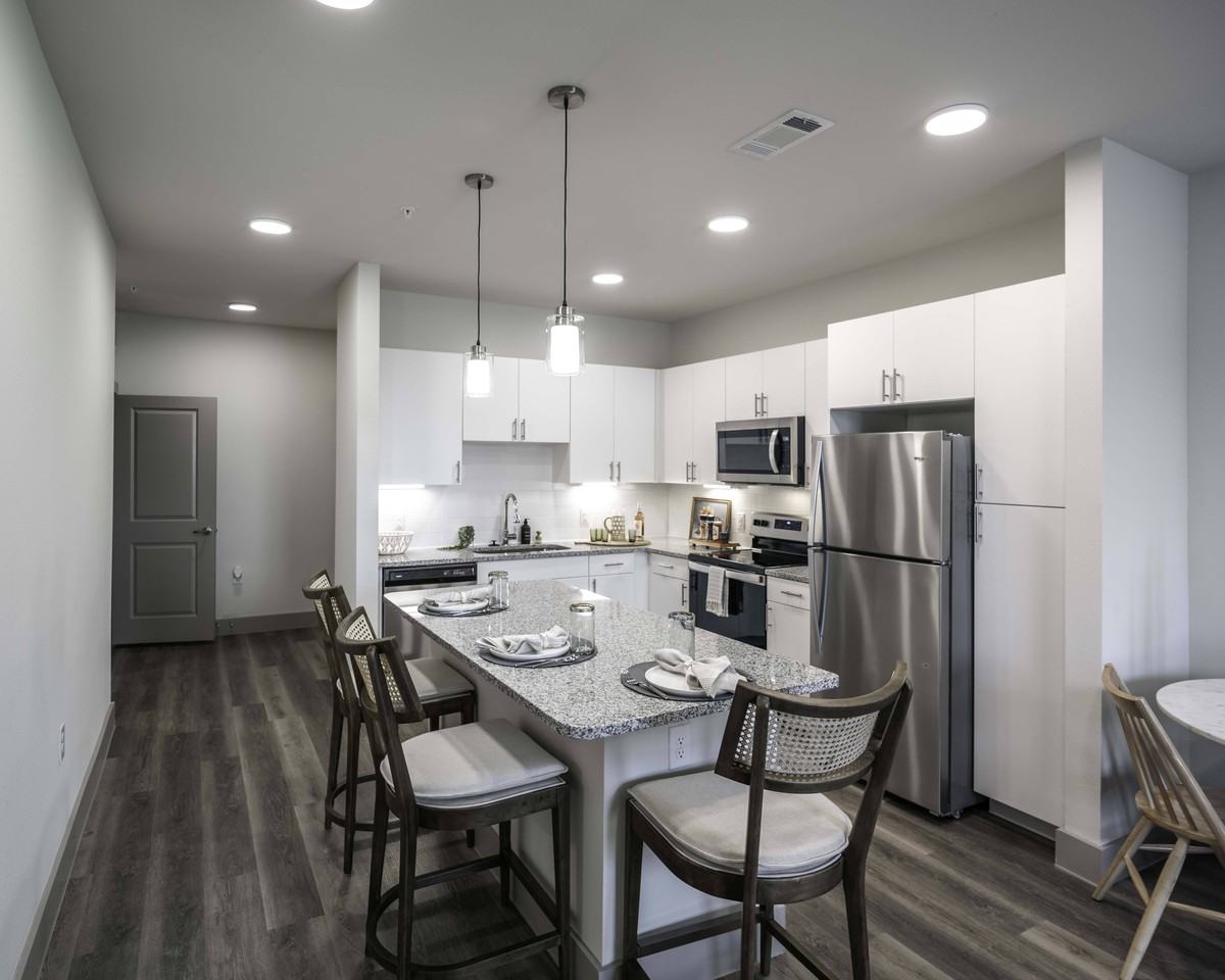 Beckett Cottingham - Photo 3 of 26