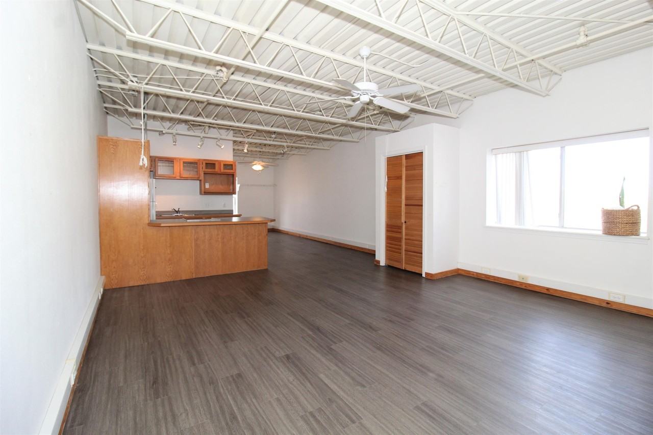 1027 N Molly Ct #1027 - Photo 2 of 11